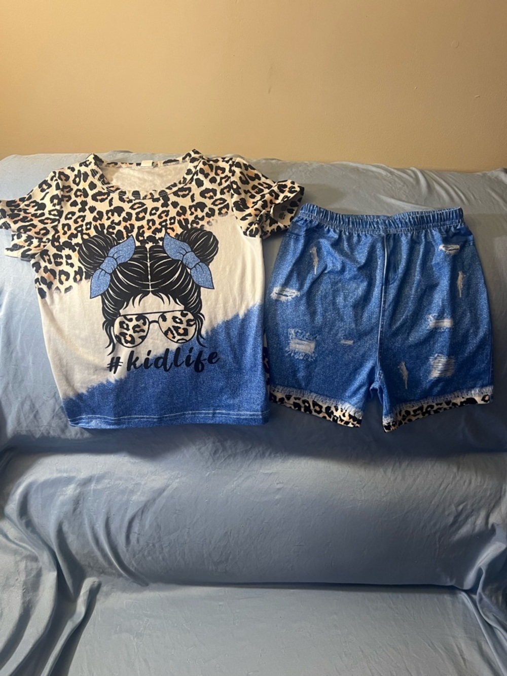 Girls Two-Piece Leopard & Blue #kidlife Shirt and Short Set